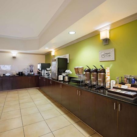 Sleep Inn & Suites Colby Bagian luar foto