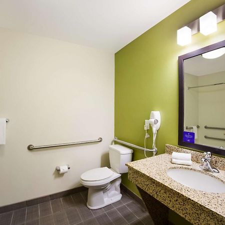 Sleep Inn & Suites Colby Bagian luar foto