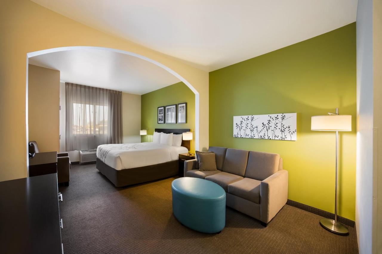 Sleep Inn & Suites Colby Bagian luar foto