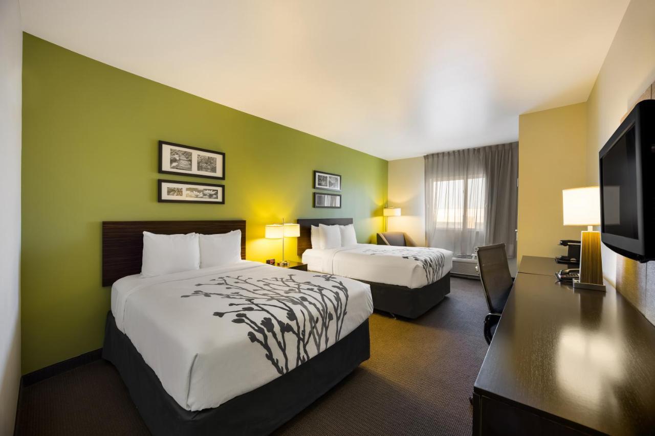 Sleep Inn & Suites Colby Bagian luar foto