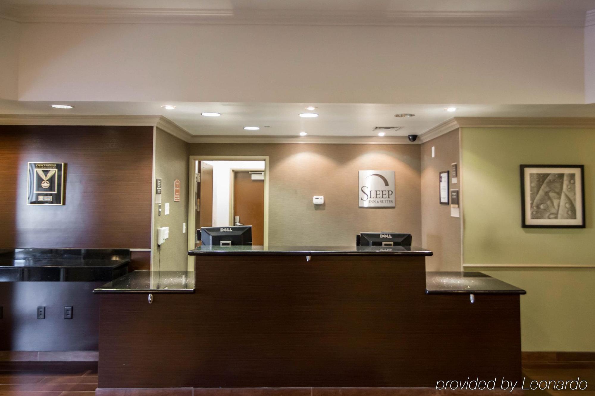 Sleep Inn & Suites Colby Bagian luar foto