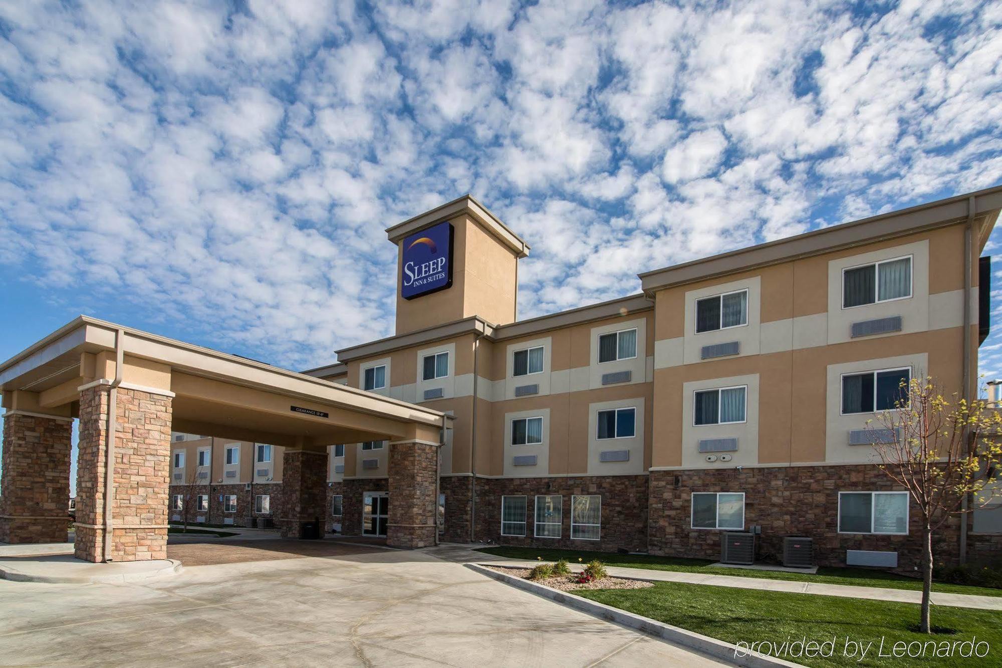 Sleep Inn & Suites Colby Bagian luar foto