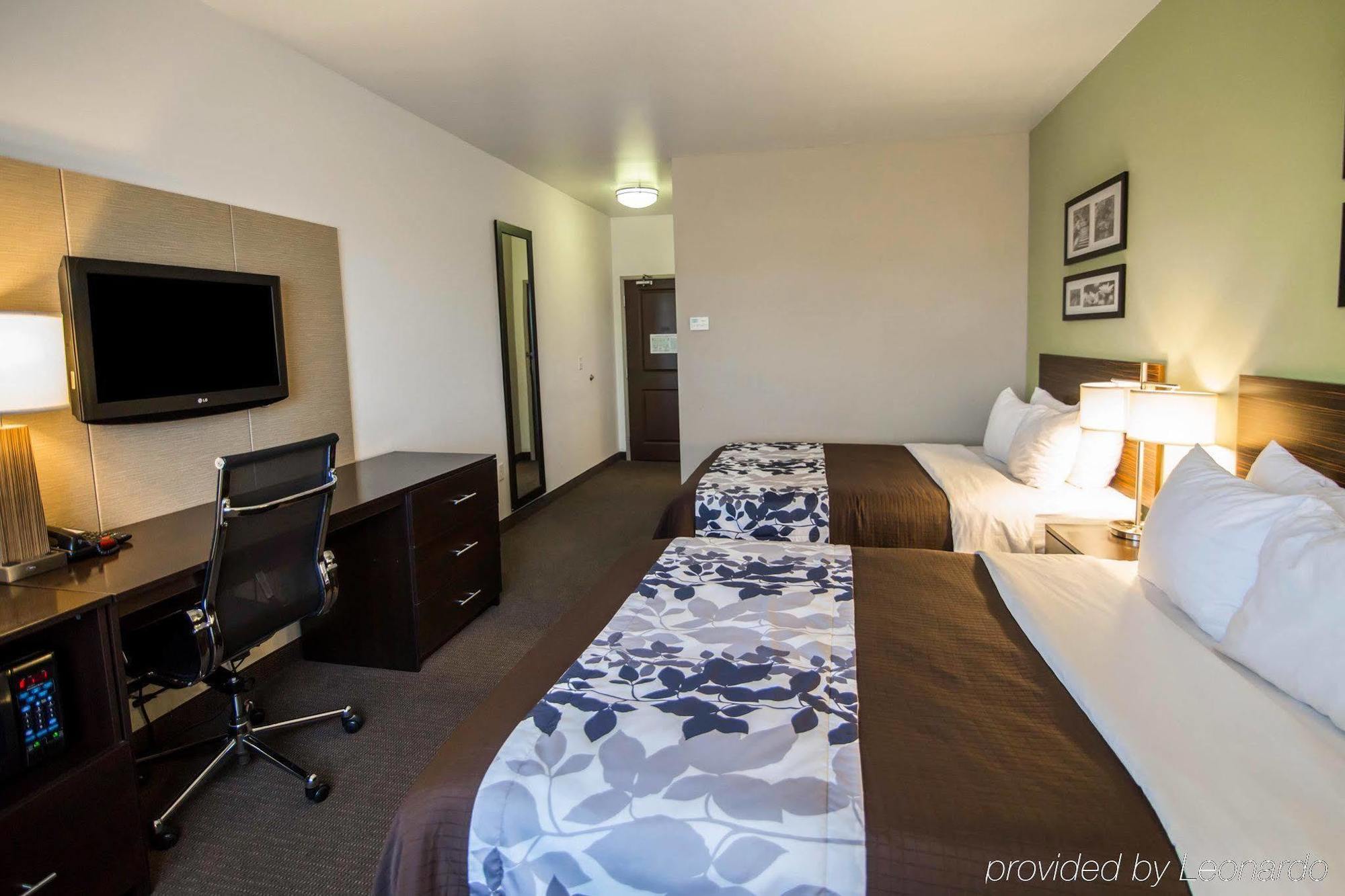 Sleep Inn & Suites Colby Bagian luar foto