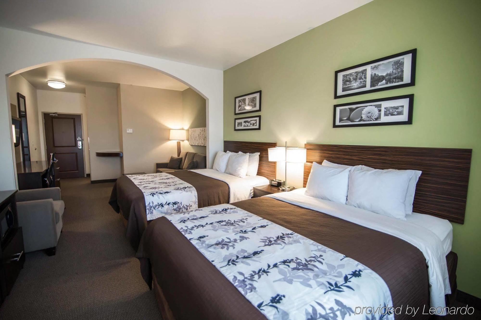 Sleep Inn & Suites Colby Bagian luar foto